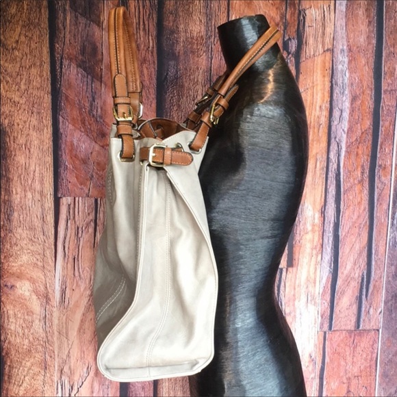 Simply Noelle Hobo Style Satchel - Picture 3 of 16